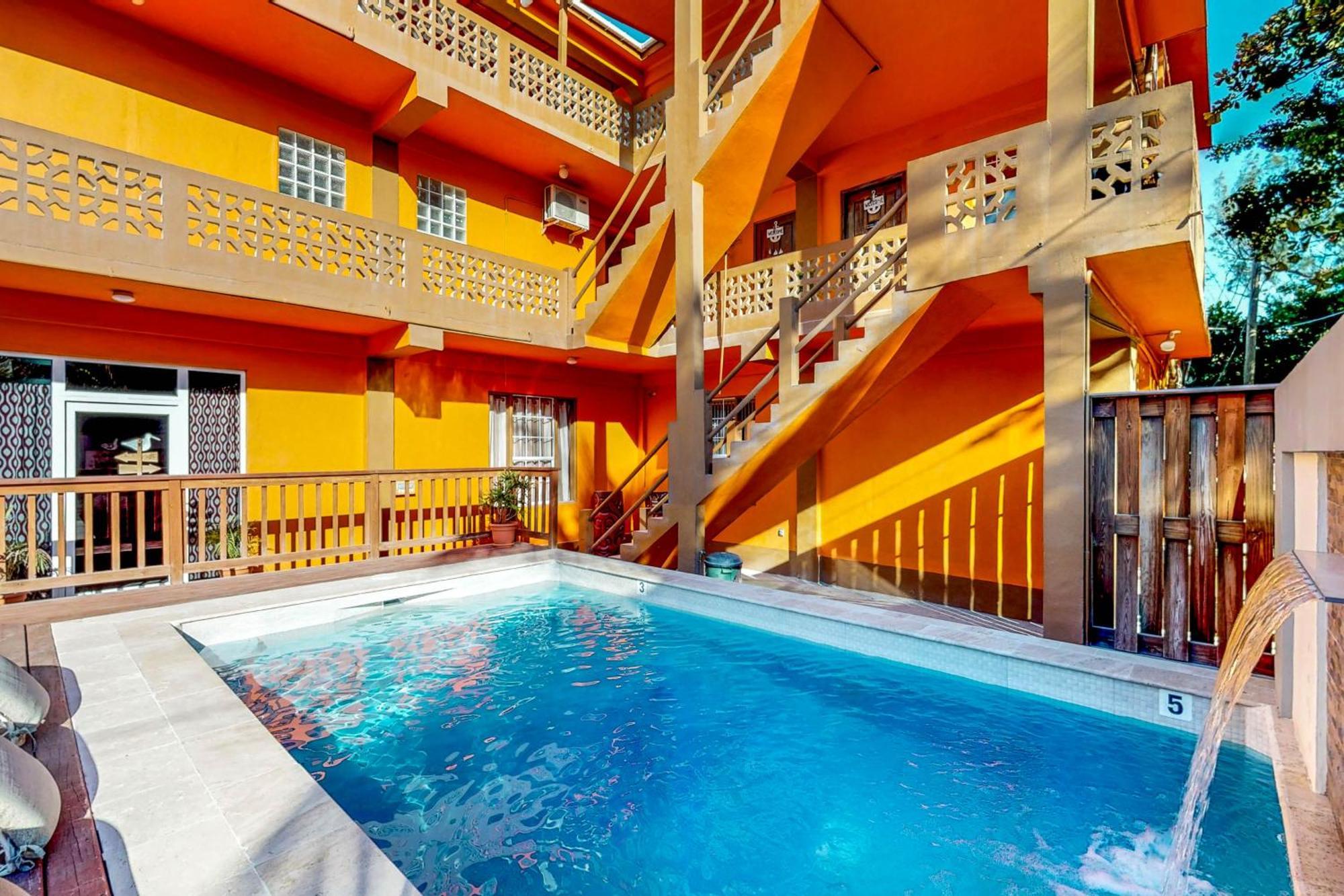 Hummingbird Home Suites San Pedro  Habitación foto